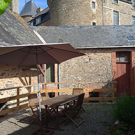 Charming Detached 2 Bedroom Ancient House In Medieval Quarter Of A Small Town In The Pays De La Loire, France Sillé-le-Guillaume エクステリア 写真