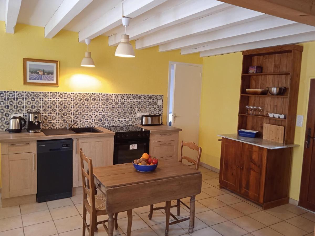 Charming Detached 2 Bedroom Ancient House In Medieval Quarter Of A Small Town In The Pays De La Loire, France Sillé-le-Guillaume エクステリア 写真