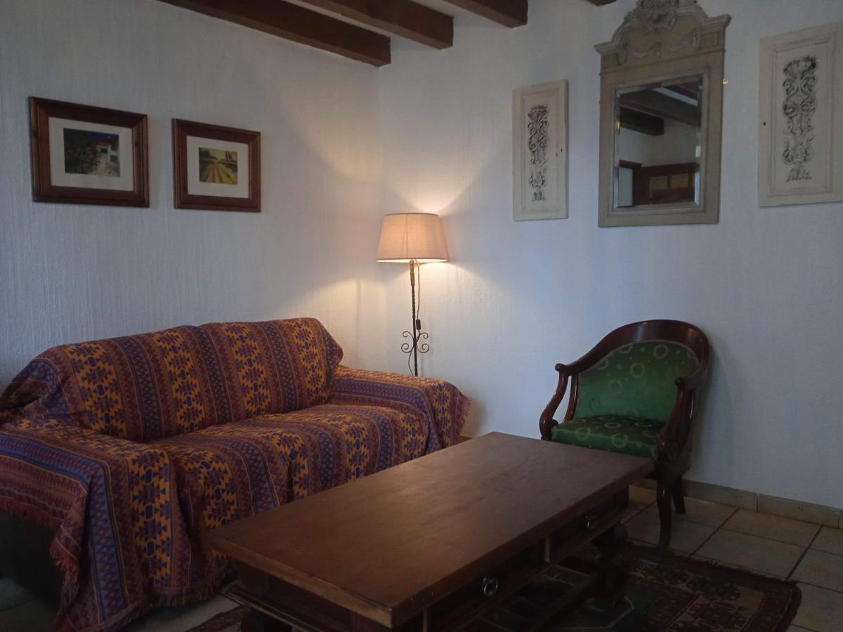 Charming Detached 2 Bedroom Ancient House In Medieval Quarter Of A Small Town In The Pays De La Loire, France Sillé-le-Guillaume エクステリア 写真